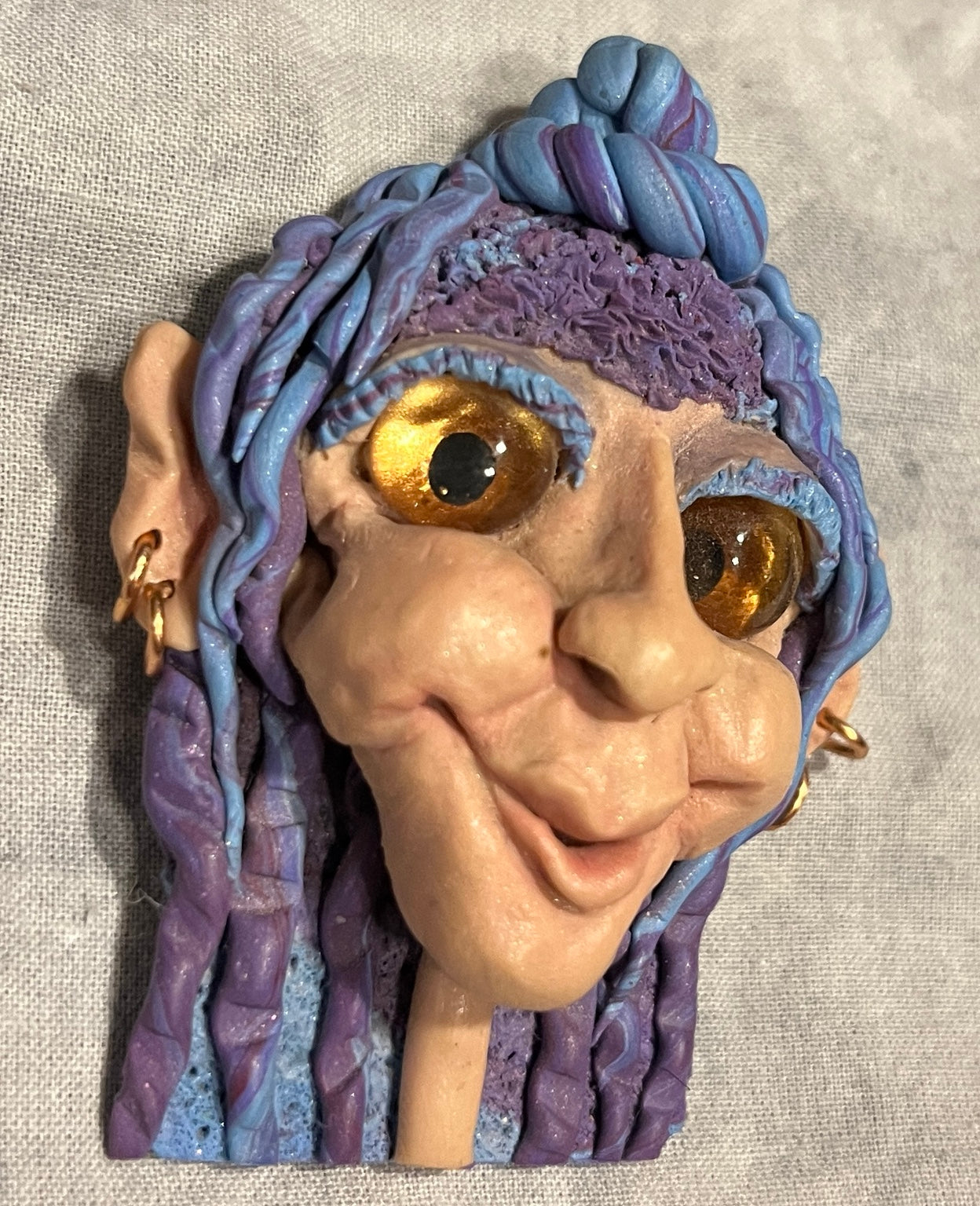 Celina sculpted brooch side detail